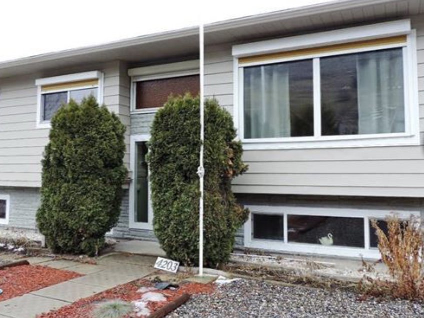Main Photo: 4203 Alexis Park Drive in Vernon: House for sale : MLS®# 10130664