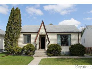 Main Photo: 221 Helmsdale Avenue in Winnipeg: East Kildonan Single Family Detached for sale (Winnipeg area) : MLS®# 1212766