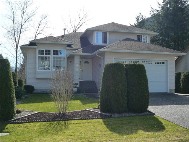 Main Photo: 336 CHESTNUT AV: Harrison Hot Springs House for sale : MLS®# H1400955