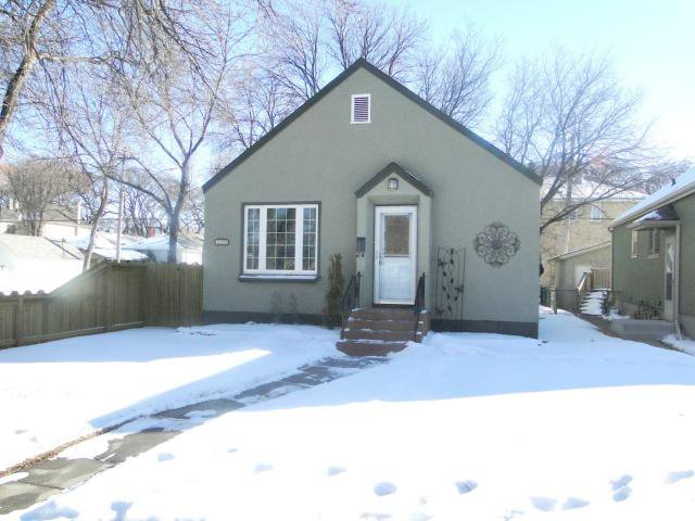 Main Photo: 880 Warsaw Street in WINNIPEG: Fort Rouge / Crescentwood / Riverview Residential for sale (South Winnipeg) : MLS®# 1202664