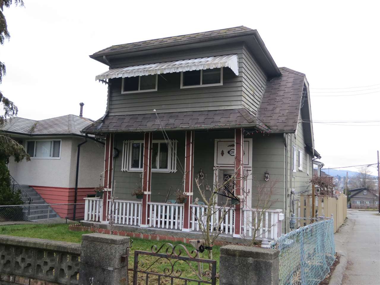 Main Photo: 1260 NOOTKA STREET in Vancouver: Renfrew VE House for sale (Vancouver East) : MLS®# R2027888