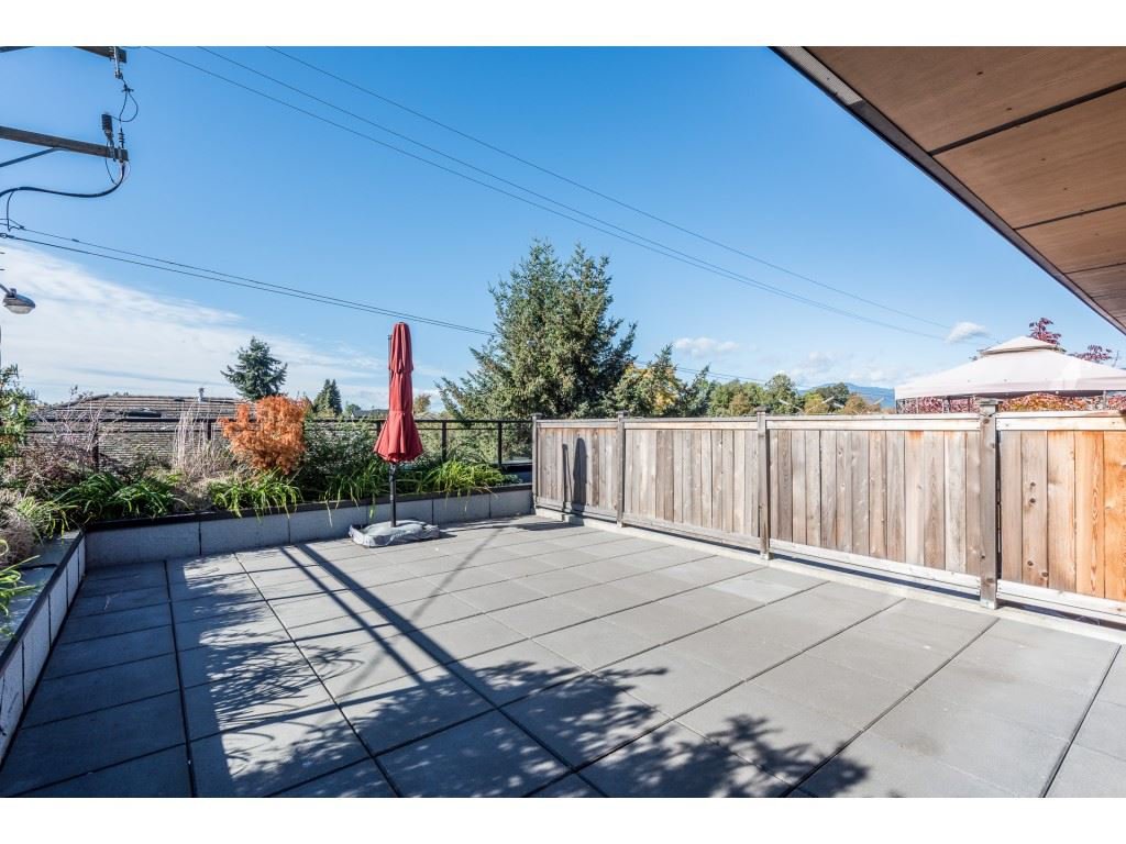 Main Photo: 203 688 E 18TH AVENUE in Vancouver: Fraser VE Condo for sale (Vancouver East) : MLS®# R2322723