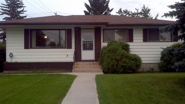 Main Photo: 11447 46 AV NW: Edmonton House for sale : MLS®# E4005739