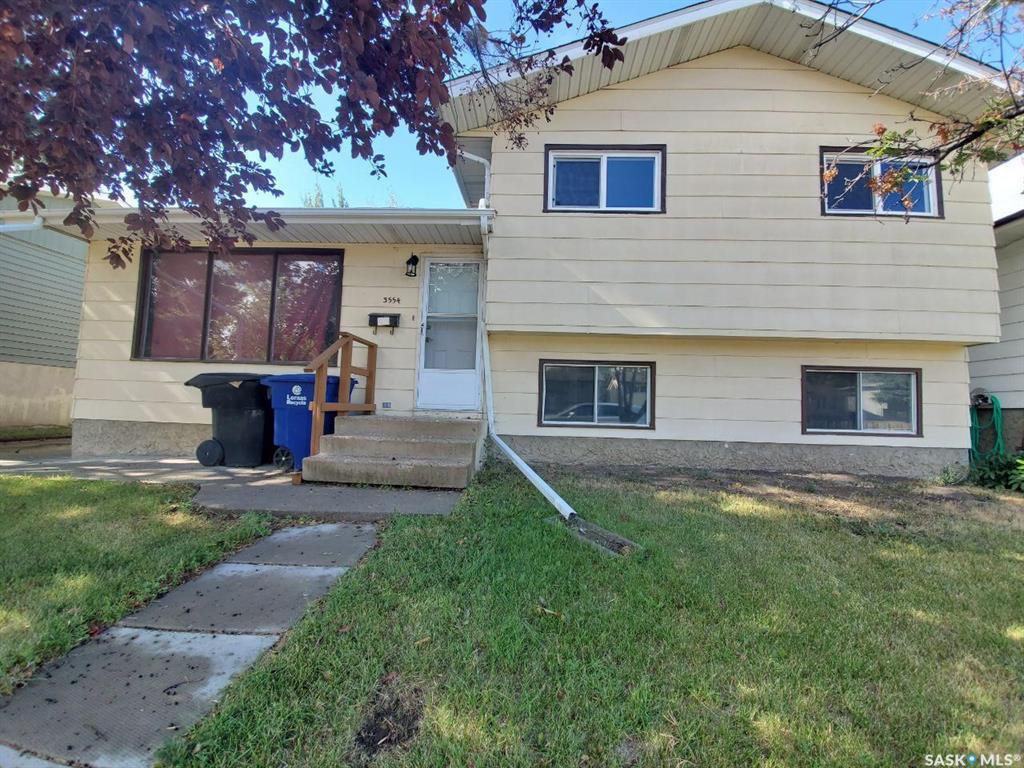 Main Photo: 3554 Fairlight Drive in Saskatoon: Fairhaven Residential for sale : MLS®# SK825724