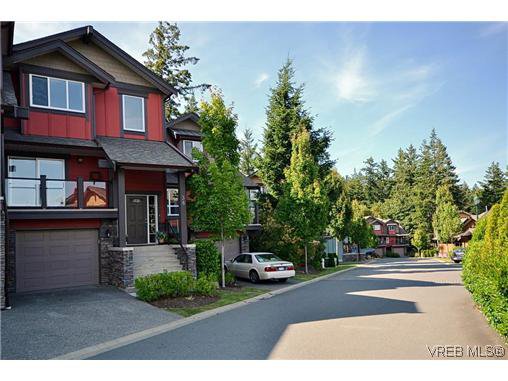 Main Photo: 38 486 Royal Bay Dr in VICTORIA: Co Royal Bay Row/Townhouse for sale (Colwood) : MLS®# 613798