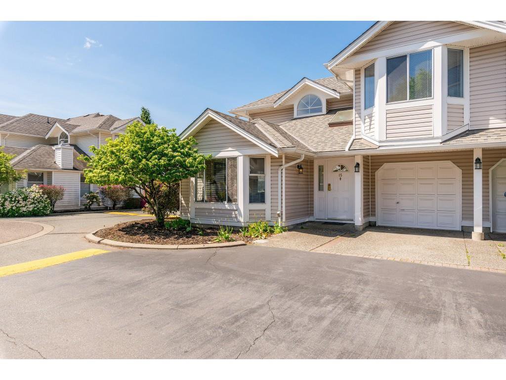 Main Photo: 15 7955 122 STREET in Surrey: West Newton Townhouse for sale : MLS®# R2372715