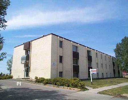 Main Photo: 6-90 MARLOW COURT: Residential for sale (Canada) : MLS®# 2612789