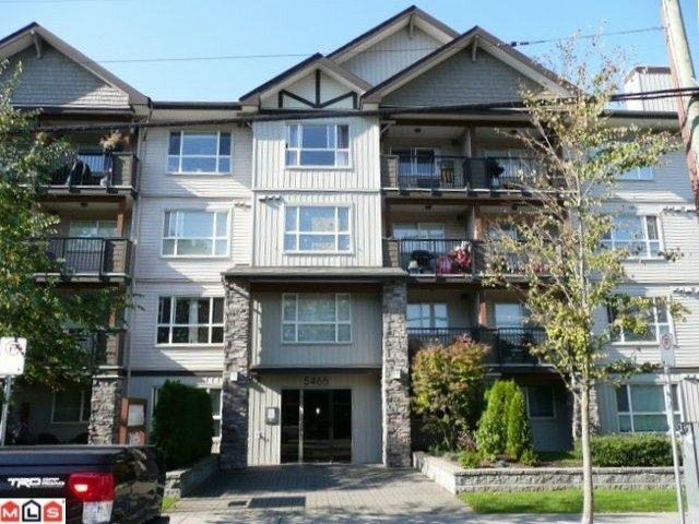 Main Photo: 212 5465 203 STREET in Langley: Langley City Condo for sale : MLS®# R2108169