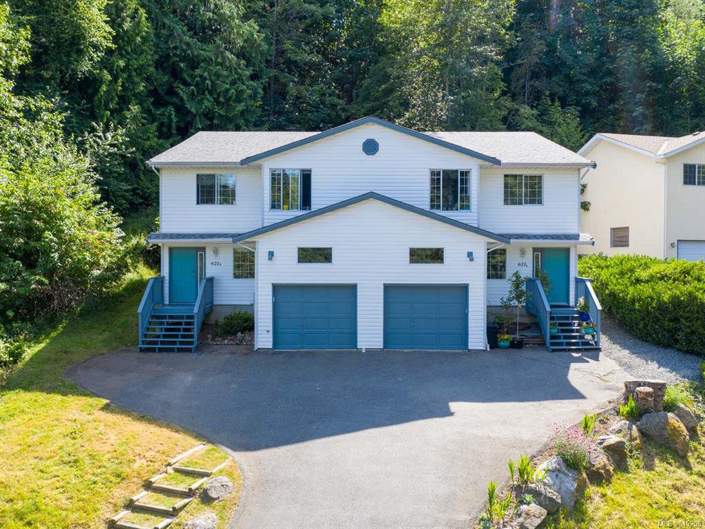 Main Photo: 621 Marsh Wren Place in Nanaimo: Duplex for sale : MLS®# 845206
