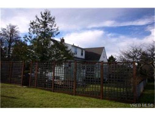 Main Photo: in VICTORIA: SE Mt Tolmie Single Family Detached for sale (Saanich East) : MLS®# 419667