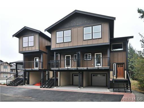 Main Photo: 105 982 Rattanwood Pl in VICTORIA: La Happy Valley Row/Townhouse for sale (Langford) : MLS®# 625869