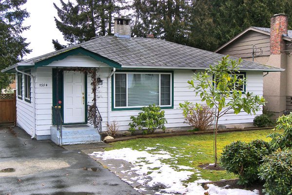 Main Photo: 1554 Stevens Street in White Rock: Home for sale : MLS®# F2802296