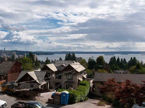 Main Photo: 2479 OTTAWA Ave in West Vancouver: Home for sale : MLS®# V985921