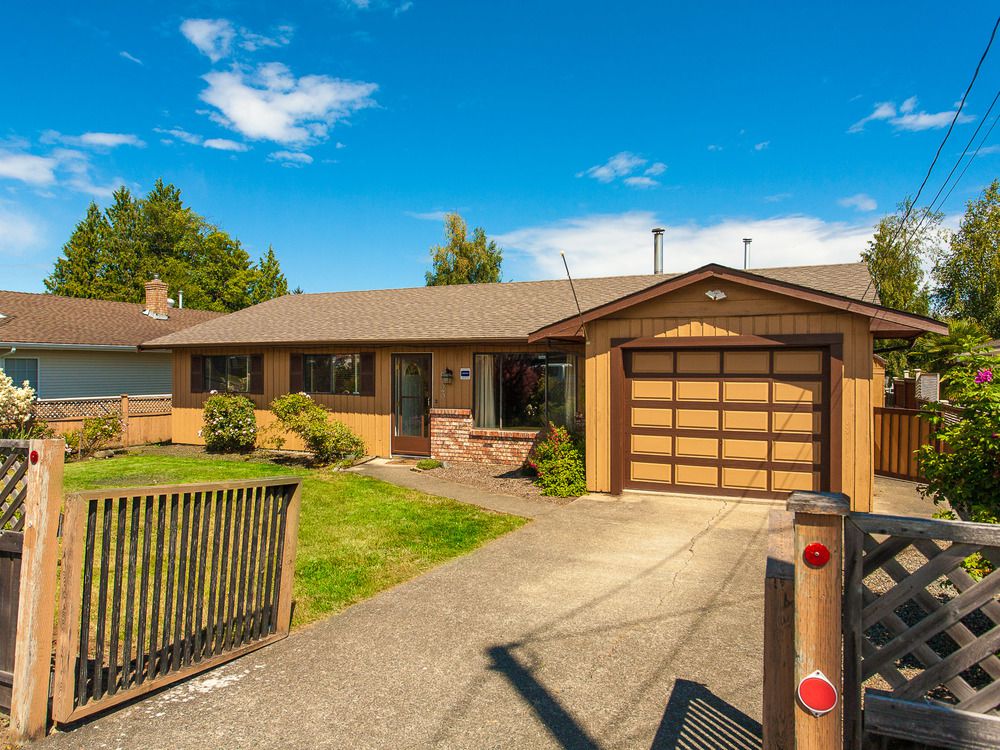 533 Hirst Ave in Parksville House for sale MLS® 412278