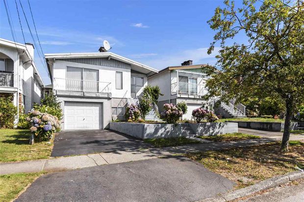 Main Photo: 235 E 62ND Avenue in Vancouver: South Vancouver House for sale (Vancouver East)  : MLS®# R2397437