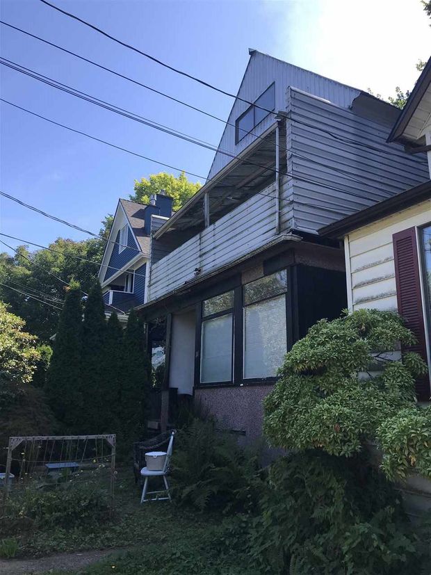 Main Photo: 14 W 14TH Avenue in Vancouver: Mount Pleasant VW House for sale (Vancouver West)  : MLS®# R2400766