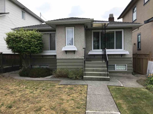 Main Photo: 8056 HAIG Street in Vancouver: Marpole House for sale (Vancouver West)  : MLS®# R2276096